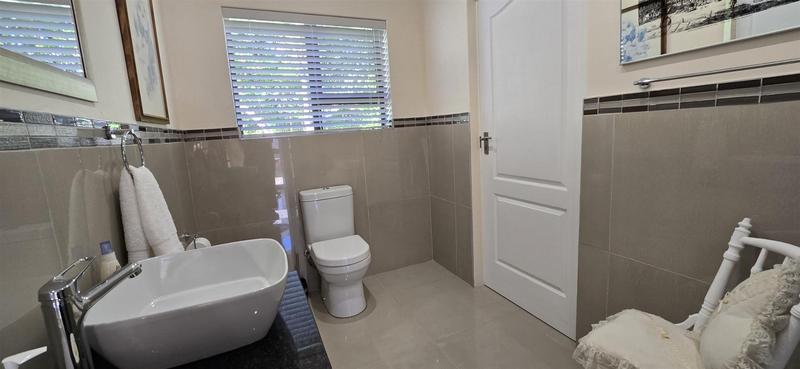 3 Bedroom Property for Sale in Outeniqua Strand Western Cape